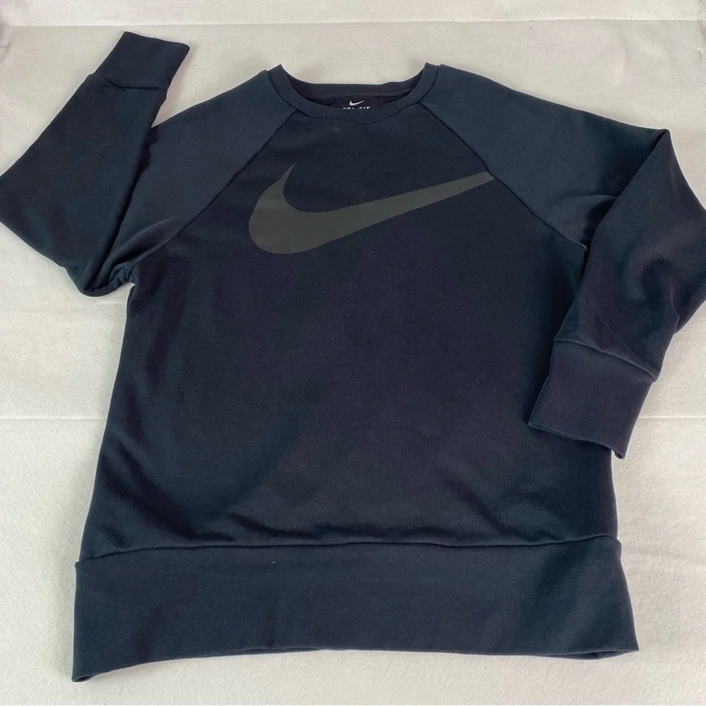 Nike Sweatshirt Women’s Size XS Black Long Sleeve Crewneck Dri fit - Picture 2 of 9